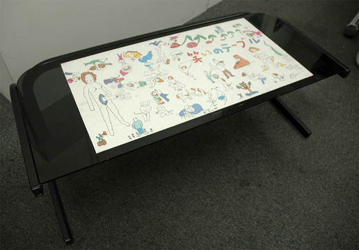 ガラステーブル