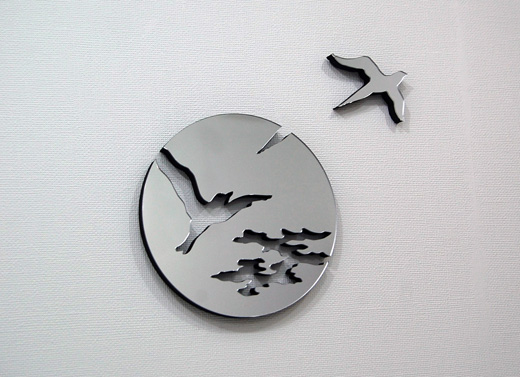 Hole/A bird of blue