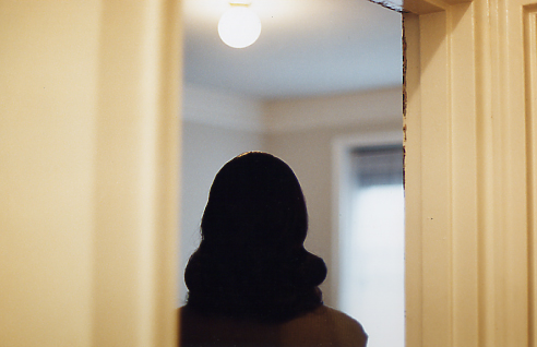 無題(扉口の女)