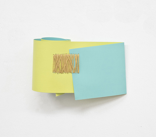 a hinge / Mint green on the grass